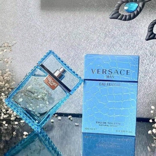 Versace Man Eau Fraiche EDT Travel Bag Set - Image 3